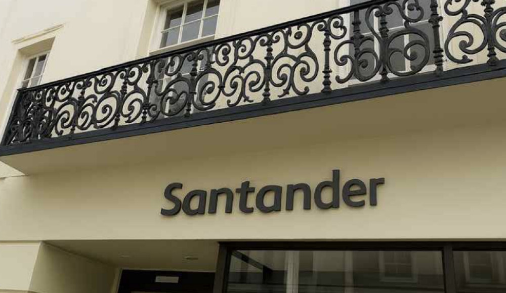 Santander's Leamington branch set for an internal and external refurb (image via planning application) 