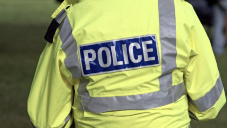 A wanted man was arrested in Warwick after cycling past police at the address intended for his arrest (image via pixabay)