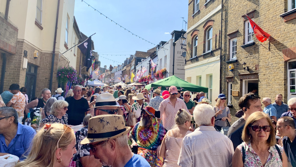 Enjoy London Square's Summer Garden Party, deep conversations with Circle of Meaning and more this weekend in Twickenham (credit: Nub News).