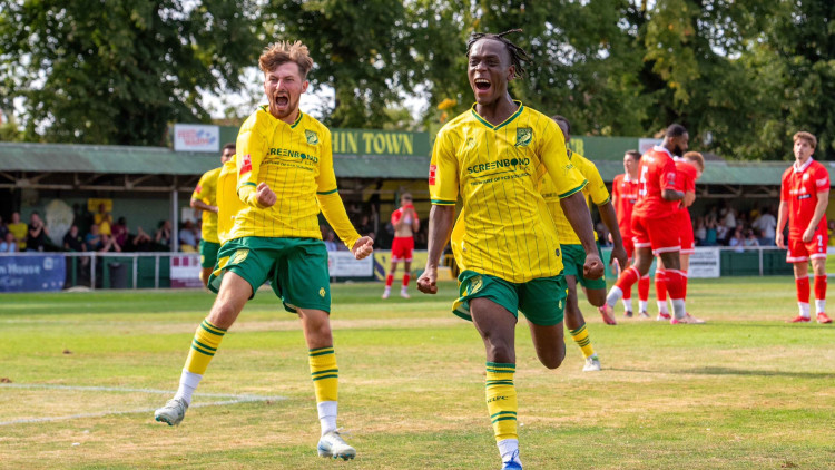 Hitchin Town secure first point of the season 