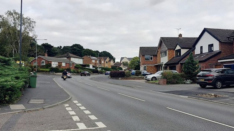 A petition is calling for a reduced speed limit on Spinney Hill and Greville Road in Warwick (image by Robin Stott)
