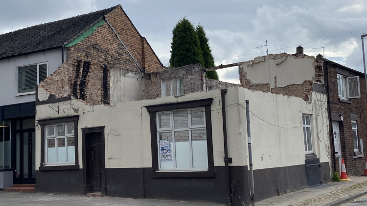 The former Robin Hood pub, in Hartshill, following an 'unexpected structural failure' (image via Phil Corrigan - LDR)