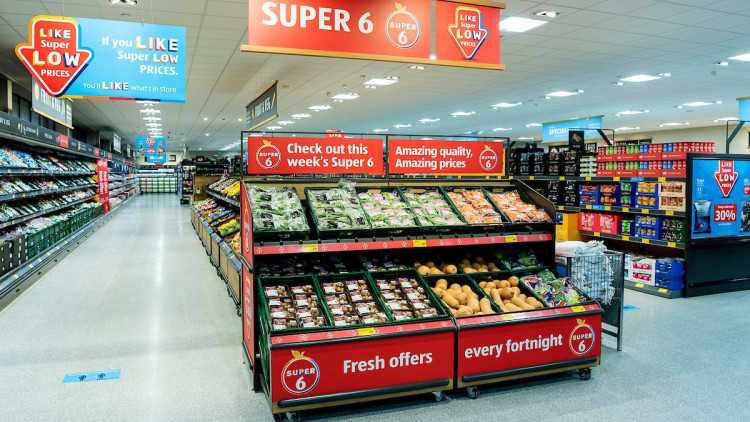 As part of the opening event, Aldi will be giving away complimentary bags of fresh fruit and vegetables from its popular Super 6 range (Image supplied)