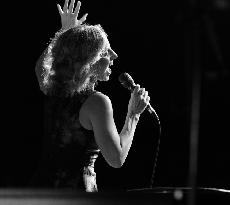 Liza Pulman Sings Streisand
