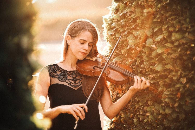 Fiddling With History - Emma-Marie Kabanova