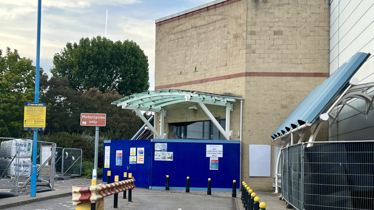 Work continues at Unit 1a, Kew Retail Park to make way for a new Aldi location (credit: Nub News).