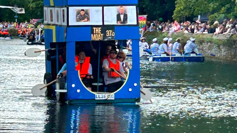  Wells Moat Boat Race returned in style on Bank Holiday Monday, with thousands enjoying the revived event around the Bishop's Palace moat and Recreation Ground.