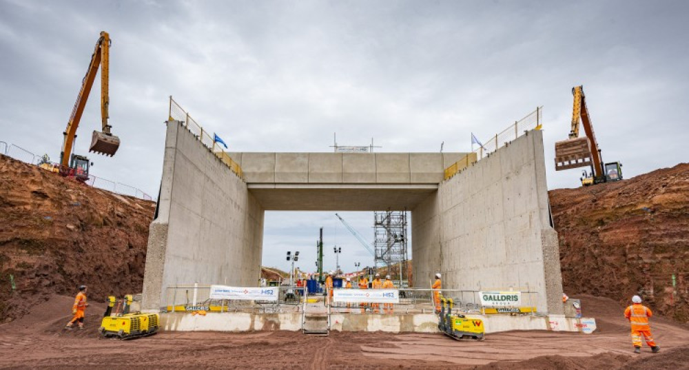 The cutting will be over 11m deep in places (image via HS2)