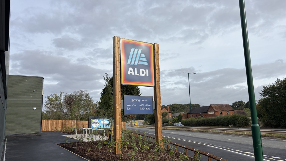 The Aldi store on Kenilworth Road is open from 8am to 10pm Monday to Saturday and from 10am to 4pm on Sundays (Photos: Nub News)