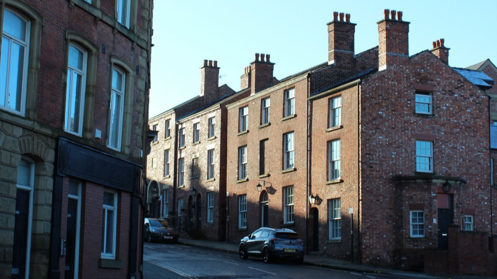 Stockport has been named the best commuter town around Manchester in a new study by property website Rightmove (Image - Nub News) 