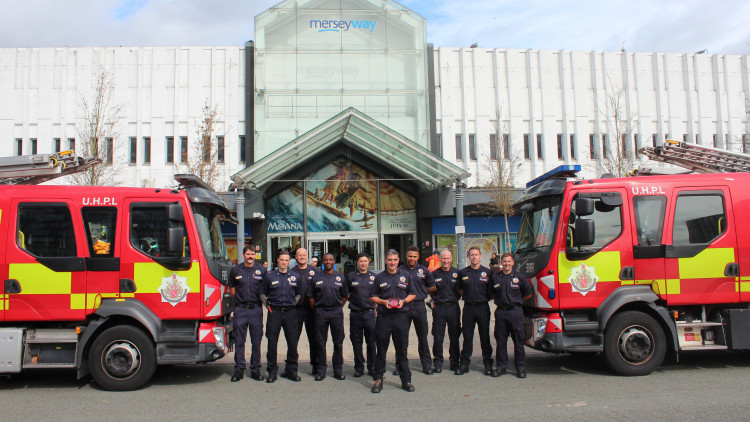 A new plaque has been unveiled in the Stockport Merseyway Centre to commemorate Howard Beckwith, the firefighter who died in the line of duty (Image - Nub News)