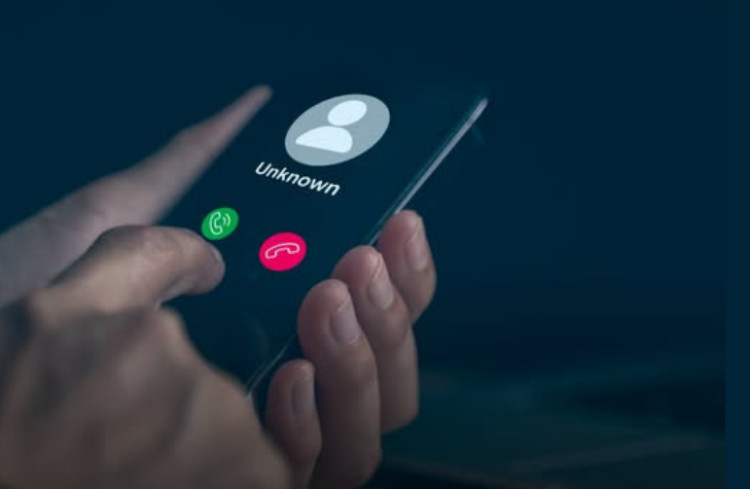 Fraudsters are posing as Avon and Somerset Police officers and using spoofed numbers to target victims.