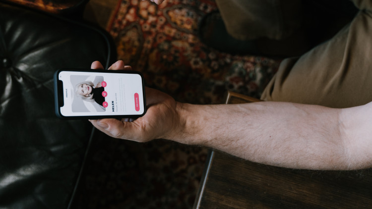 Bank staff and police officers in Cheshire have been working together to safeguard victims of romance fraud (Credit: Canva)