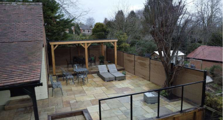 The new gazebo and patio for the cottage in Stoneleigh (image via planning application)