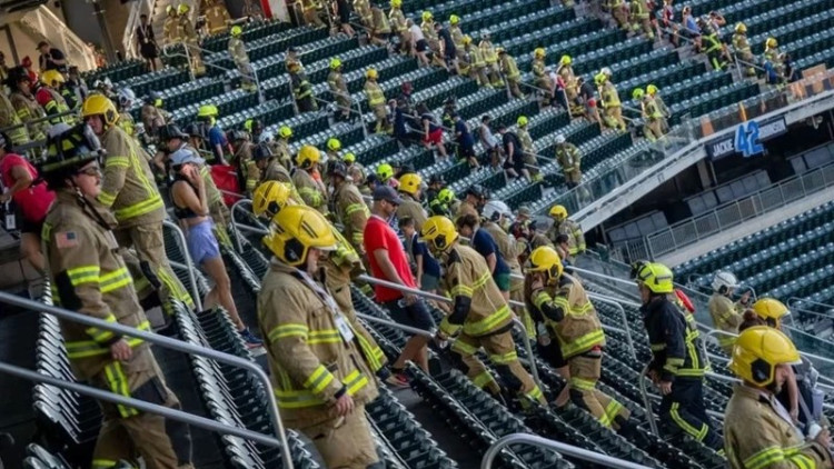 Eleven firefighters from Staffordshire Fire and Rescue Service took part in the memorial event (image via Staffordshire Fire and Rescue Service)