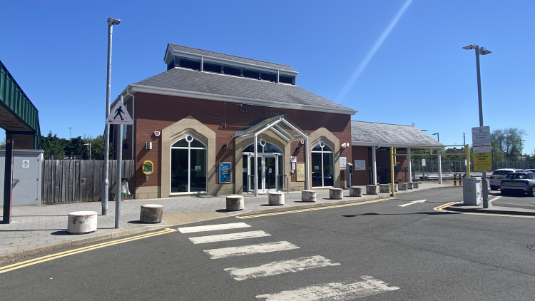 The café at Kenilworth Railway Station has been shut since 2023 (image by Nub News)