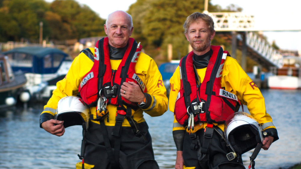 (From Right to Left) Teddington RNLI volunteer crew members Tom Lee and Rupert Knowles (Image supplied)