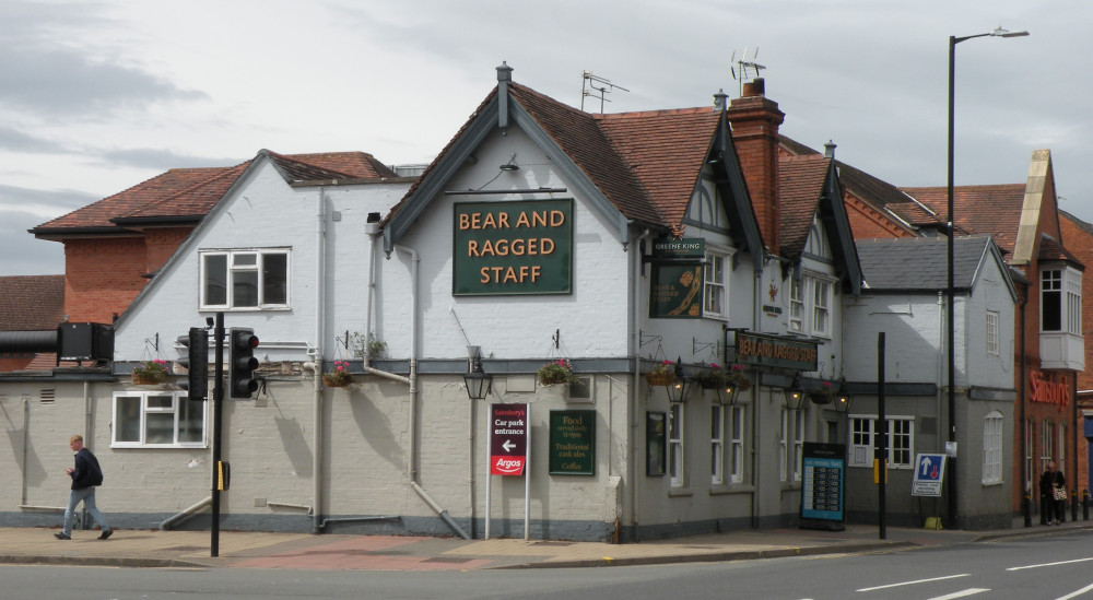 The Bear & Ragged Staff remains closed (image by Nub News)