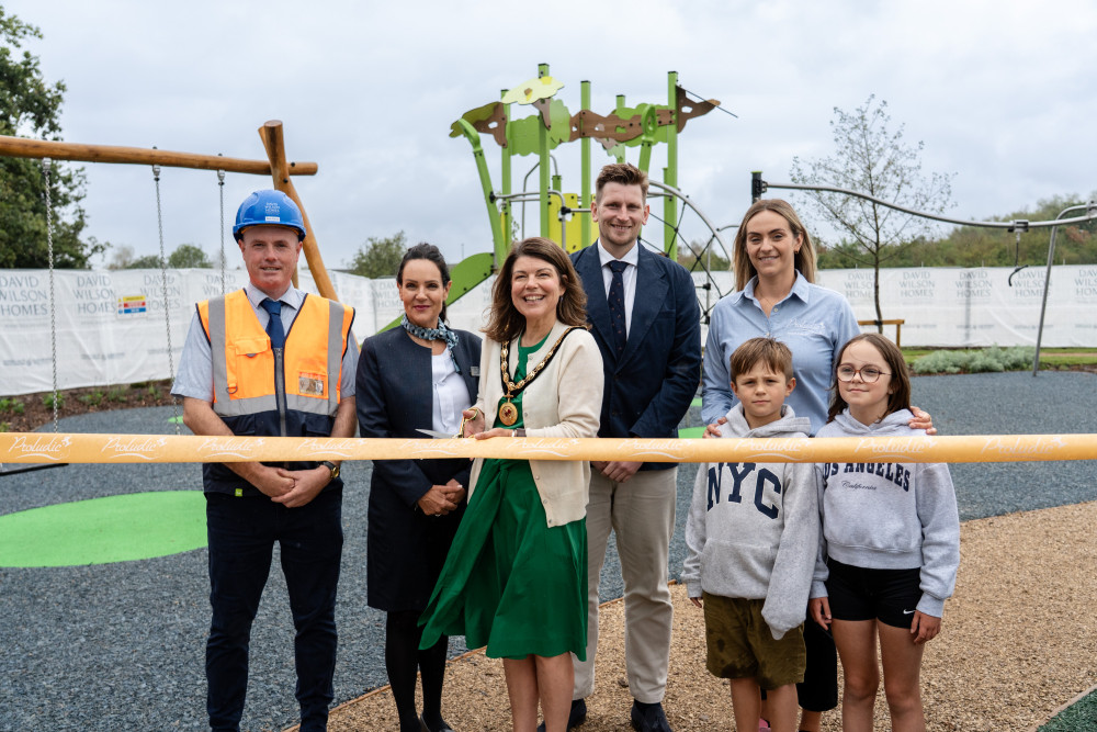 Dave Flavell, Penny Wallis,  Mayor Kim Jamson, James Griffith, Tanya Wilsher