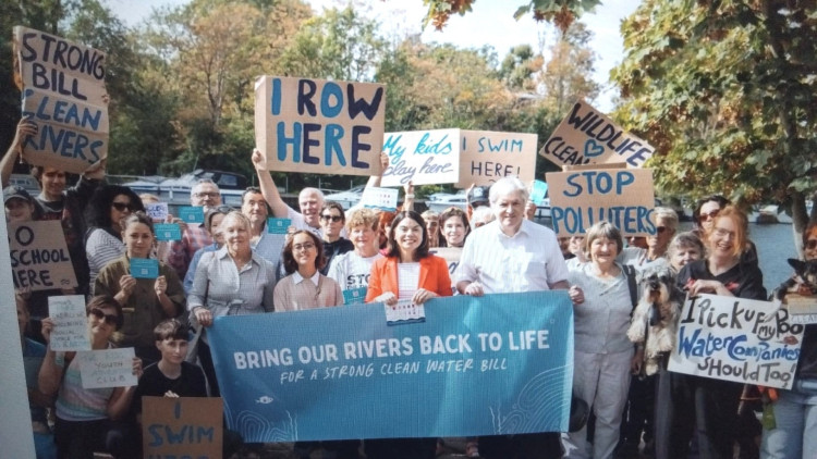 Earthwatch's biggest ever WaterBlitz commenced in the Thames at Kingston today (Credit: Lee Mills)