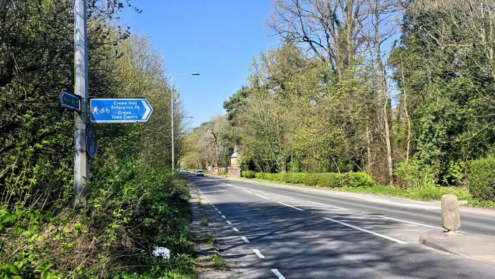On Sunday 20 September, Cheshire Police were called to an incident on Weston Road, near to Crewe Hall Hotel (Photo: Ryan Parker).