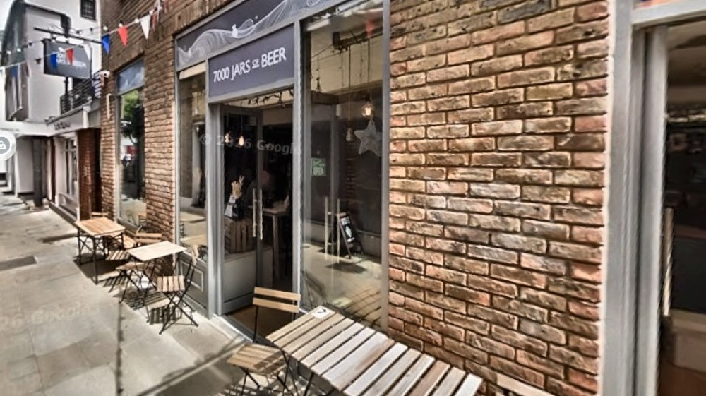 7,000 Jars of Beer is locateed at 1 Crown Passage, Kingston (Image via Google Maps)