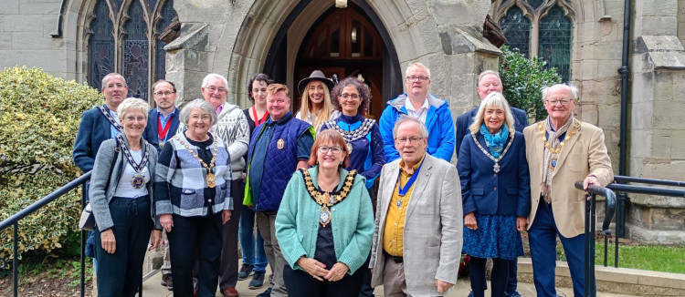 The Mayor of Leamington led a walk on 27 September, raising funds for her chosen charity while exploring Lillington's rich history and sites (image via 