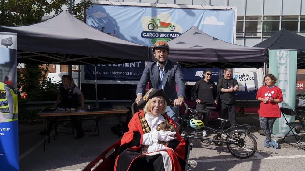 Mayor of Richmond Councillor Nancy Baldwin (front) and Councillor Alexander Ehmann at the Cargo Bike Fair (credit: Richmond Council).