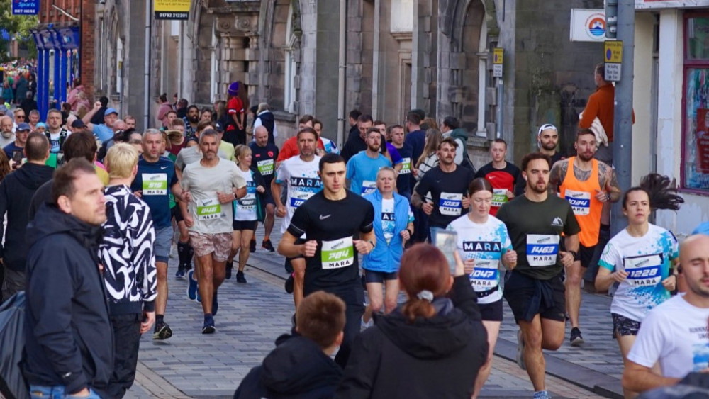 The Potters 'Arf Marathon 2025 (image via Nub News)