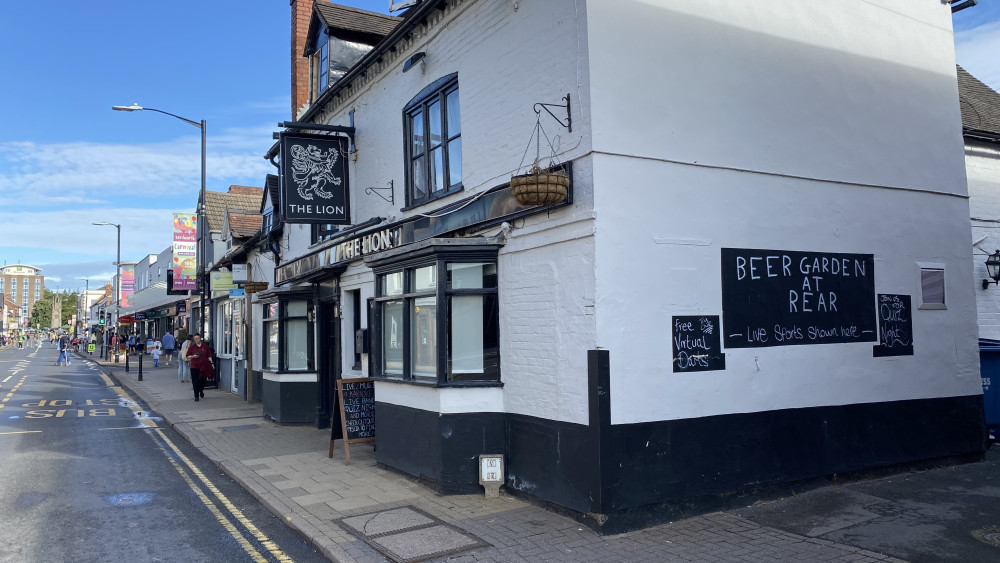 The Lion is temporarily closed (image by Nub News)