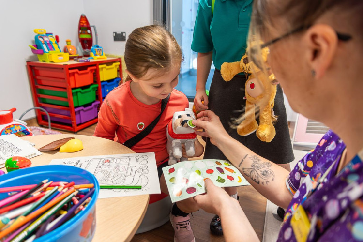 Children living with diabetes are swapping clinic rooms for teddy bears and playtime (Image: Countess of Chester)
