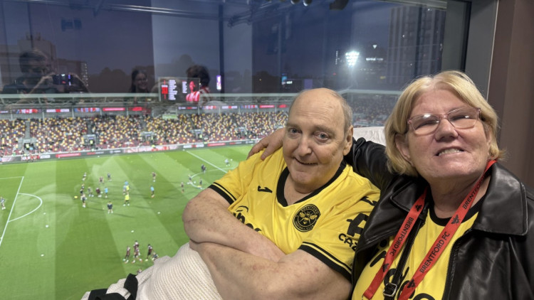 Paul Simpson and his wife Wendy (credit: London Ambulance Service).