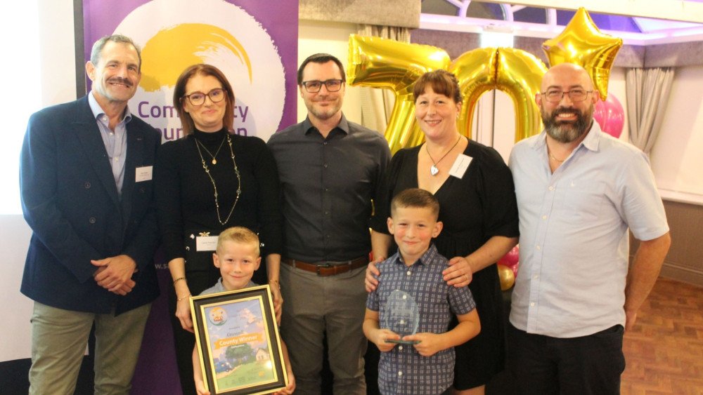 Nick Owen, of the Owen Family Trust (left), with Laura Pearson (2nd left) and fellow Gnosall residents (image via Community Foundation for Staffordshire and Shropshire)
