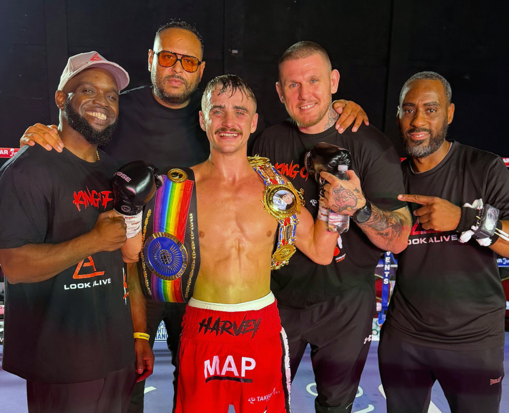 Harvey Smith and his team: manager Leon Sudbury, trainer Flex, cutmam Steven Lawrence and second Will Jones