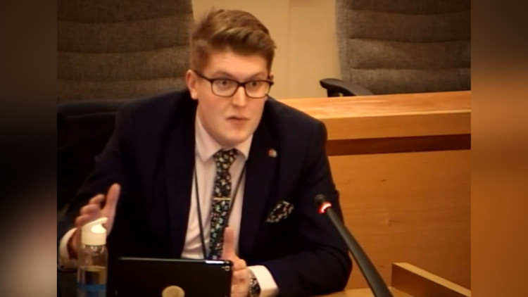 Cllr Joe Porter at SMDC council meeting (image via LDRS / Cllr Porter on Twitter)