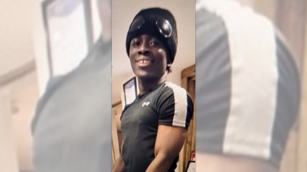 Wolverhampton Police are looking to find 16-year-old Emmanuel, who is believed to have links to Stockport (Image via Wolverhampton Police)