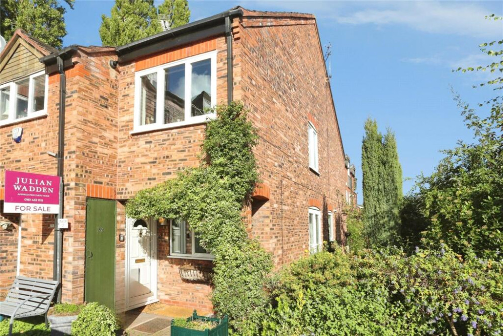 Our friends and sponsors at Julian Wadden present this 'rare' opportunity to buy this lovely ground floor flat in Heaton Mersey (Image - Julian Wadden)