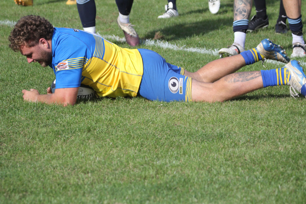 Lewis Hall with his second try