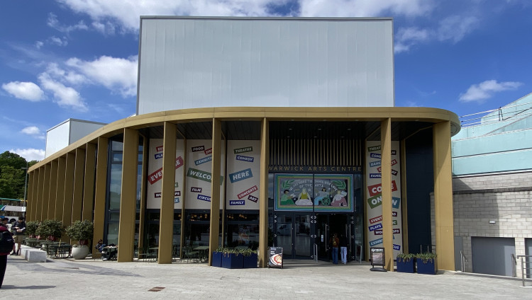 Police were called to Warwick Arts Centre on Saturday evening (image by Nub News)