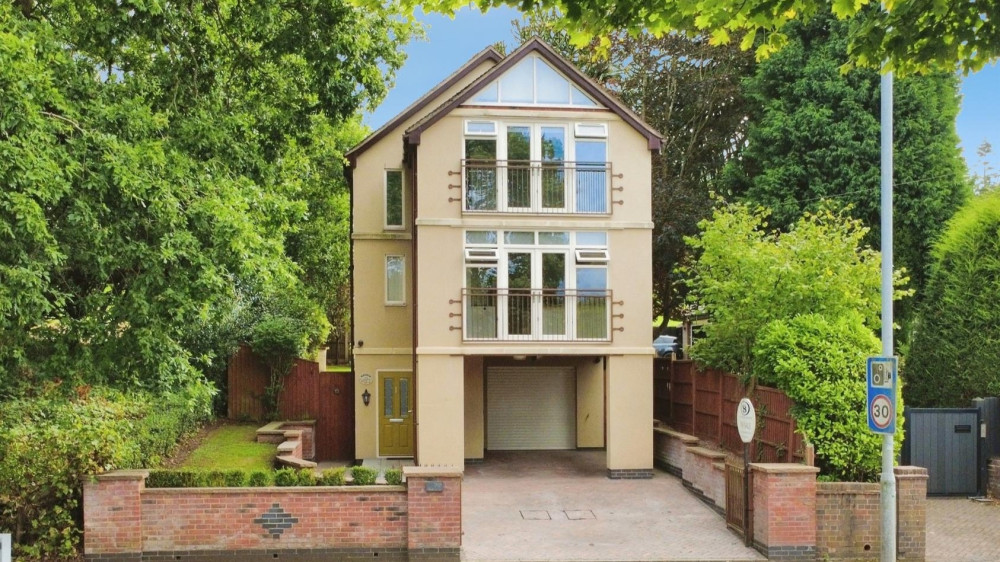 This week we are showcasing a house in Trentham (images via Stephenson Browne)