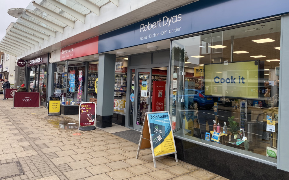 The crash happened outside Robert Dyas (image by Nub News)