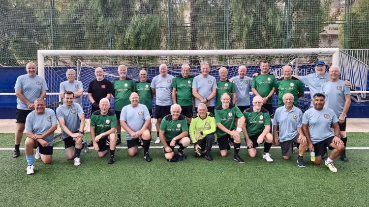 Nantwich and Los Marineros walking football team squads ahead of the match (Photo: Nantwich Barony Walking Football).