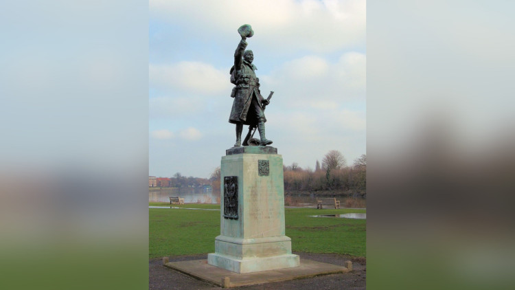 Twickenham's War Memorial in Radnor Gardens (credit: Jim Linwood/ Wikimedia Commons).