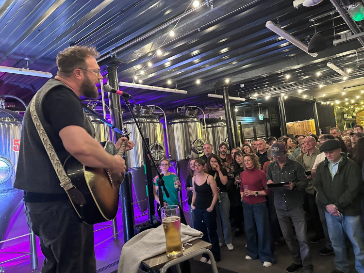 Tunes at the Tap returns to Bollington Brewery Tap this winter (Credit: Choose Macc)
