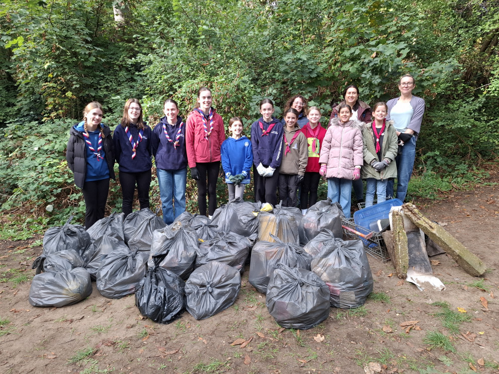 Some of the 11th Hitchin Guides and Rangers and parents who cleared the Dell