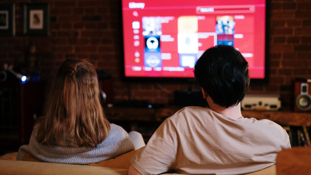 Will you be tuning in? (image via cottonbro studio on Pexels)