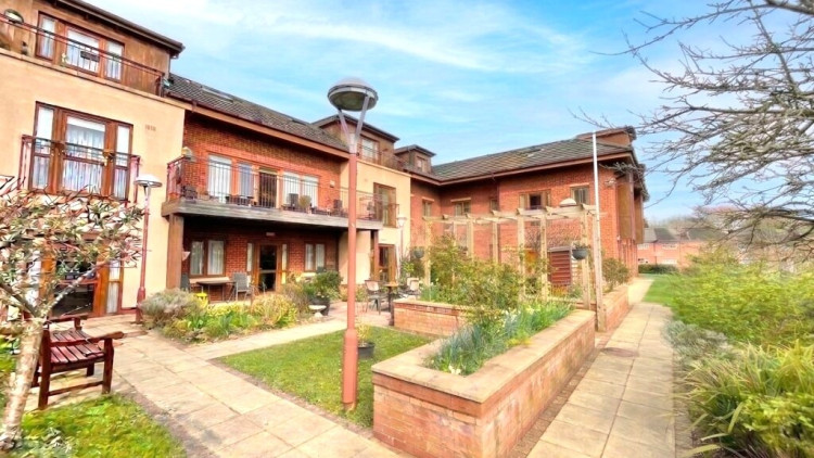 The first-floor apartment at Mill House, Queens Drive, Nantwich (Photo: James Du Pavey).