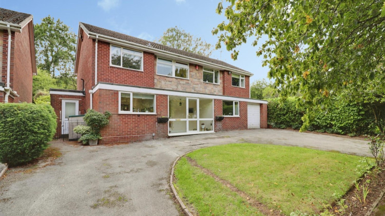 This week we are showcasing a five-bedroom house in Newcastle-under-Lyme (images via Stephenson Browne)