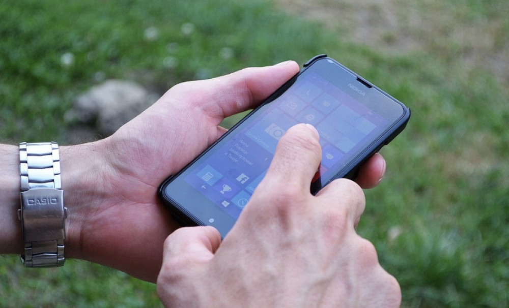 Warwickshire Police is warning residents about fake officer calls (image via Pixabay)
