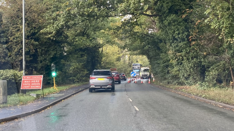 Traffic lights are in place on Leamington Road (image by Nub News)